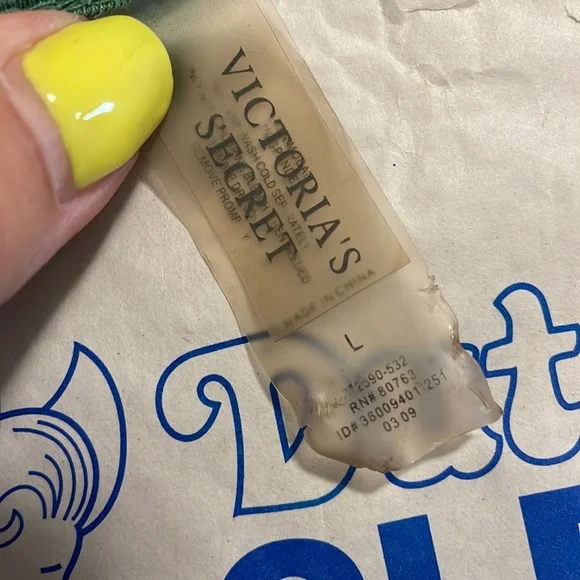 Victoria Secret Beach Cover up - Picture 3 of 4